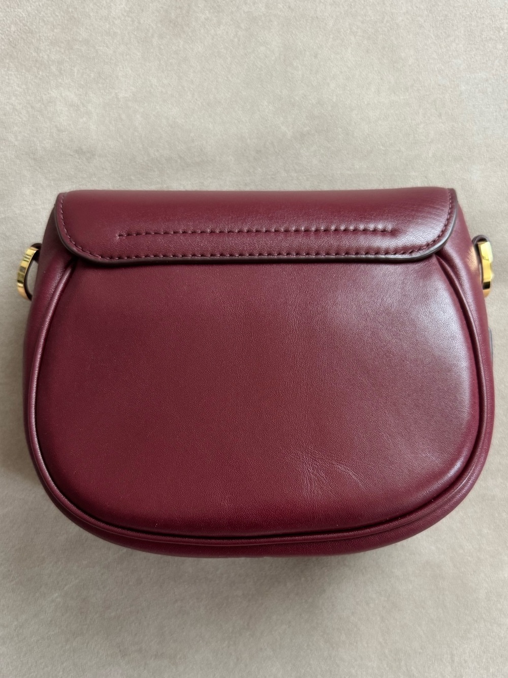 Marc Jacobs The Covered J Marc Saddle Bag in cherry maroon wine red - Picture 4 of 15